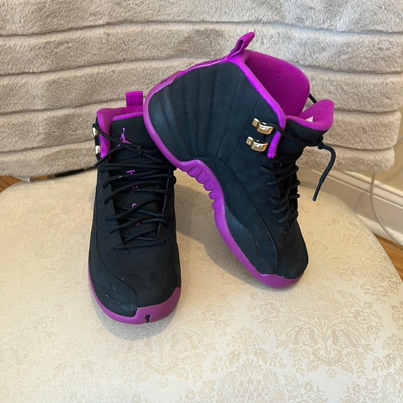 Jordan 12 Retro Hyper Violet, US Size Youth